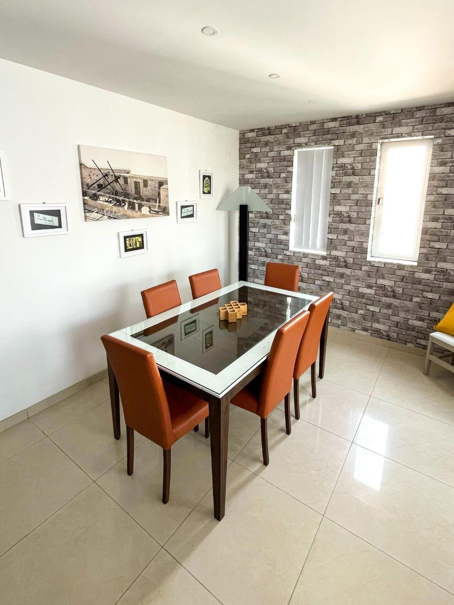 Apartament In Ta' Xbiex 3Br- 3 Min Yatch Marina Msida Kültér fotó